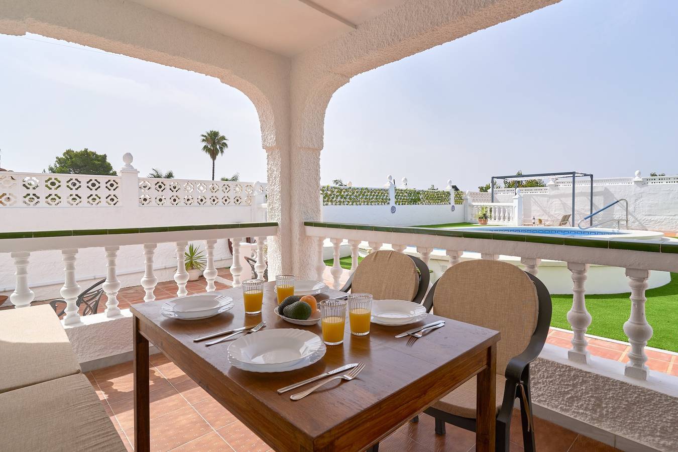 Villa 'Grayce' con vistas a la montaña, Wi-Fi y aire acondicionado in Rio Chillar, Frigiliana