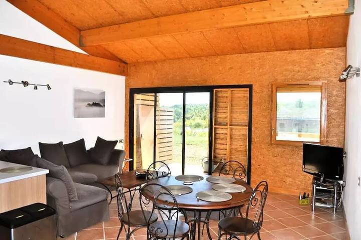 Location de vacances pour 6 personnes, avec terrasse à Sorges