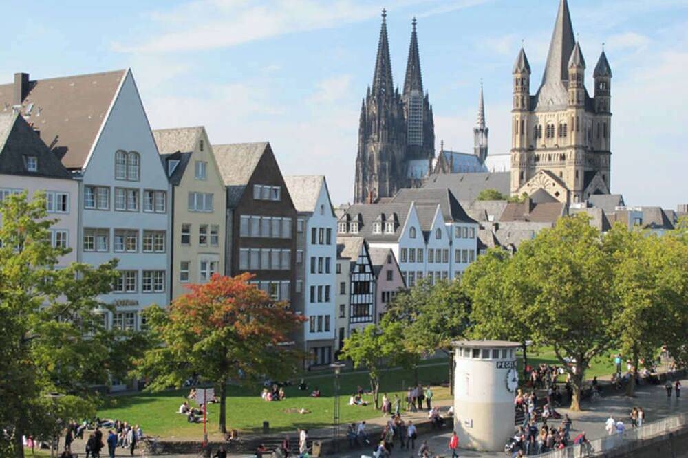 Entire apartment, Domblick - 2 room apartment near Cologne City / Dom & Old Town in Kalk (Cologne), Cologne