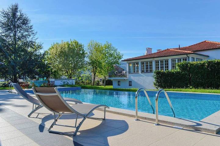 Location de vacances pour 10 personnes, avec jardin et terrasse dans Refóios do Lima