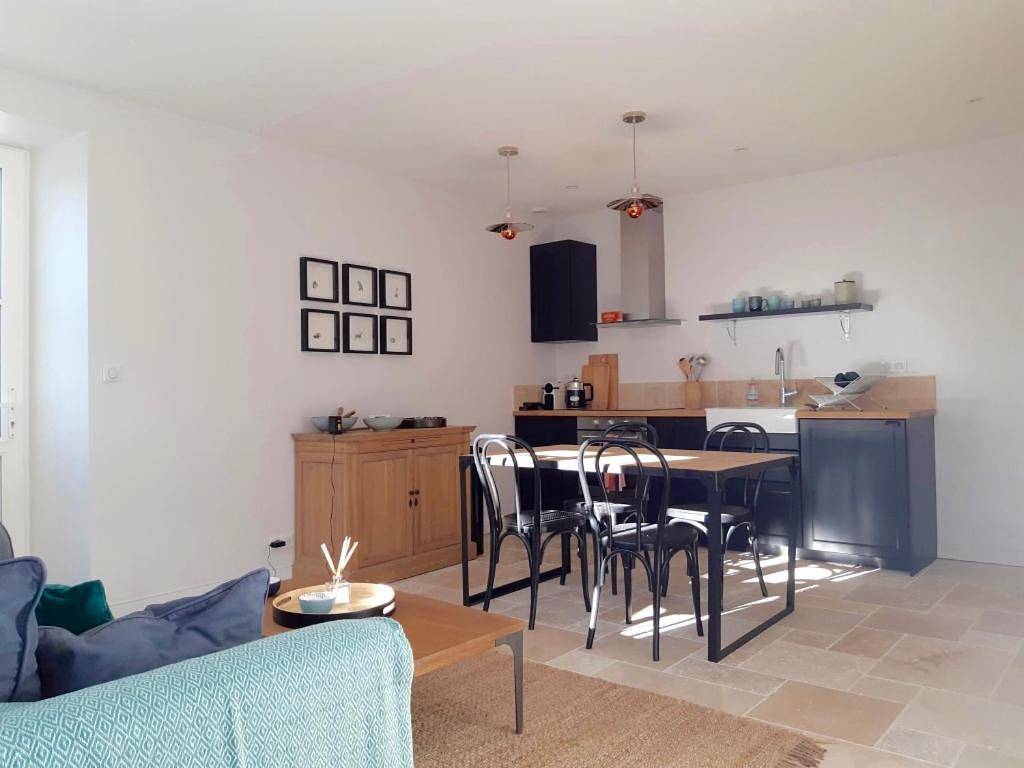 One-Bedroom House in Coye-la-Forêt, Oise