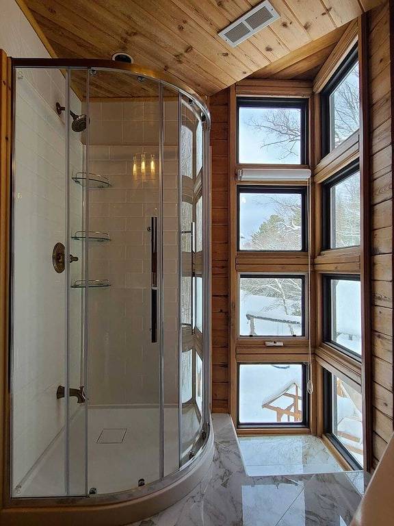 Chalet for 16 people, with garden and sauna as well as hot tub, with pets in Ontario