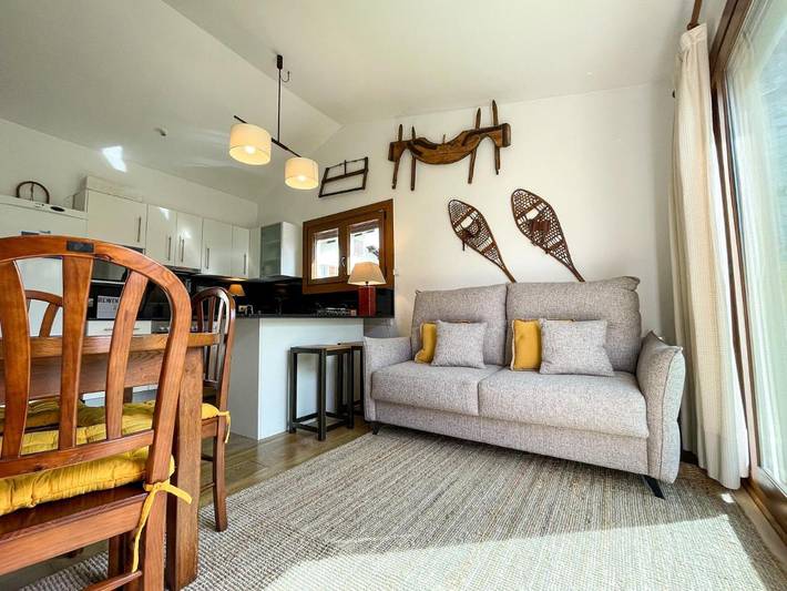 Location de vacances pour 6 personnes, avec jardin à Bourg-Madame