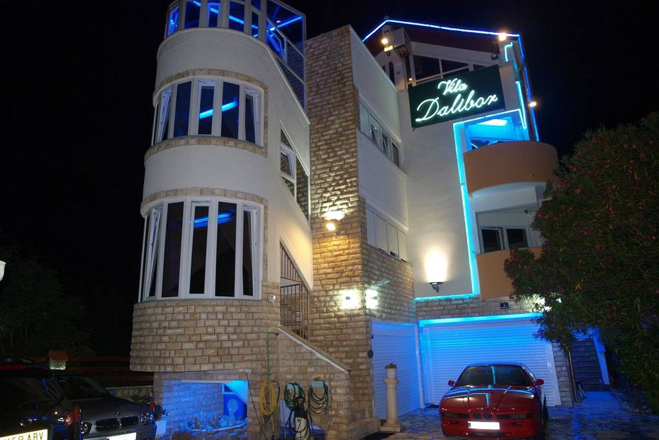 Ganze Wohnung, 2-Zimmer-Ferienwohnung mit Balkon und Meerblick Nin (Zadar) A-5858-b in Nin, Zadar