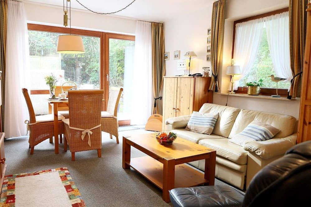 Ganze Wohnung, Gemütliches 2-Zimmer-Appartement mit Terrasse und Strandkorb in Wenningstedt in Wenningstedt, Sylt