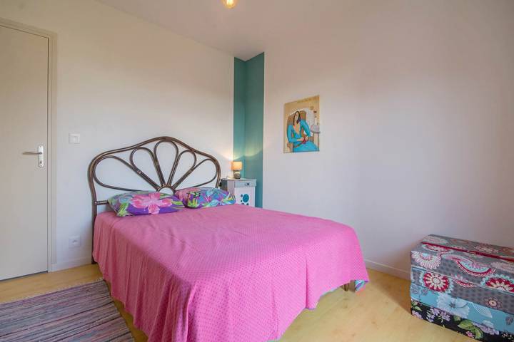 Gîte pour 6 personnes, avec Terrasse ainsi que Jardin et Piscine à Plouhinec (Morbihan) - 2