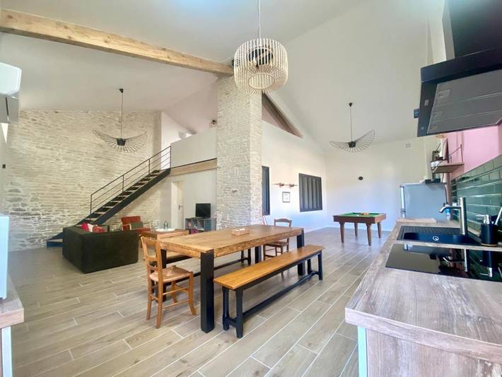 Location de vacances pour 5 personnes, avec terrasse à Saint-Hilaire-la-Palud