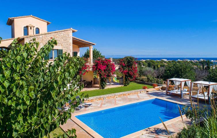 Apartamento con vistas al mar, piscina, terraza y barbacoa - 1 km de la playa de Cala Millor in Cala Millor, Son Servera