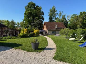 Location de vacances pour 2 personnes, avec jardin et vue à Saint-Germain-du-Bois