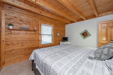 Vacation House for 14 Guests in Deep Creek Lake, Garrett County, Picture 1