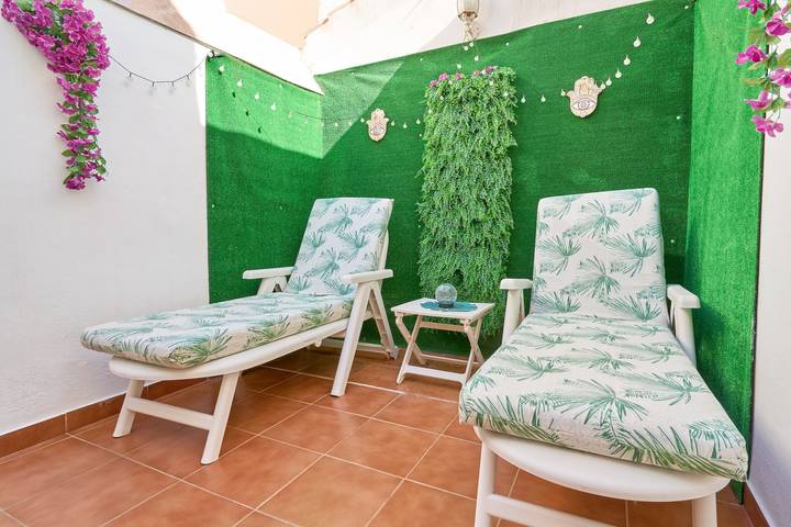 Ganze Wohnung, Ferienwohnung 'Naranja' mit privater Terrasse, Wi-Fi und Klimaanlage in Nerja Centre, Nerja