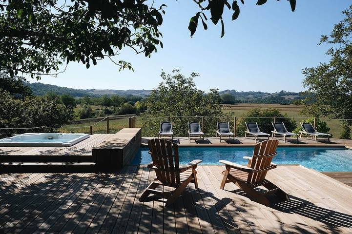 Location de vacances pour 14 personnes, avec balcon ainsi que jardin et jacuzzi à Hastingues