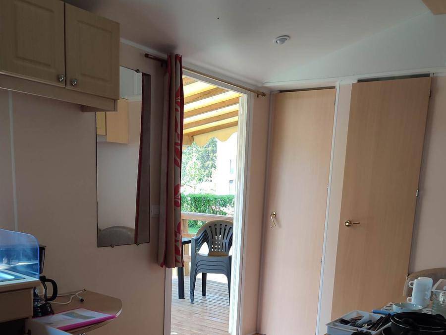 Camping La Vallée - Mobilheim 4 personen - Enzian in Perpezat, Regionaler Naturpark Volcans d'Auvergne