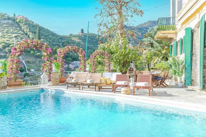 Villa per 10 persone, con Balcone e Terrazza nonché Giardino e Piscina per bambini a Rapallo