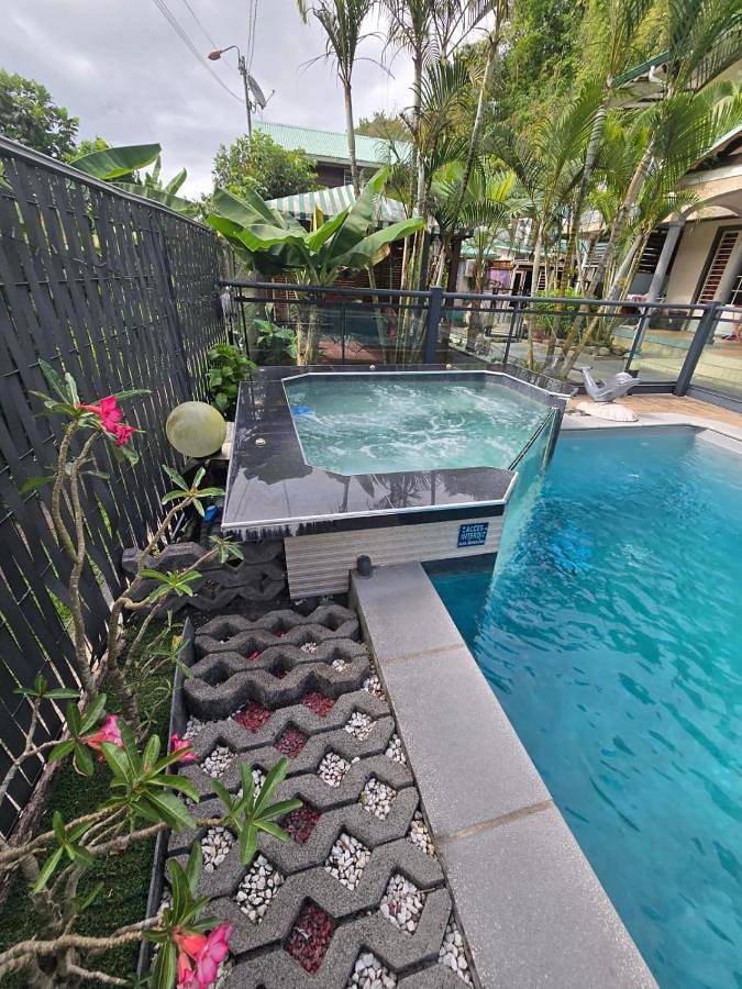 Appartement de vacances pour 8 personnes, avec jacuzzi et piscine ainsi que terrasse et sauna