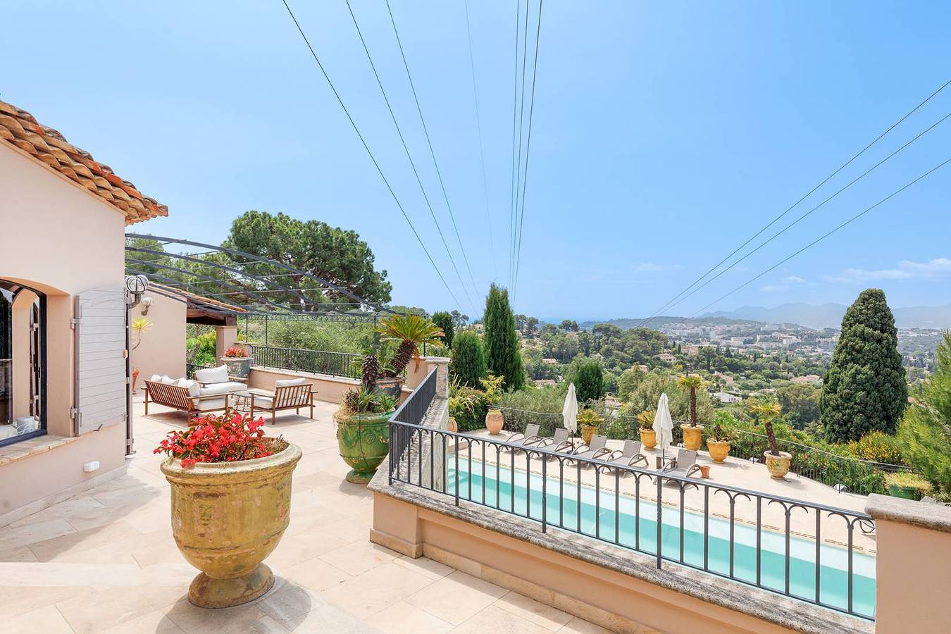 Appartement de vacances entier, Votre coin de paradis avec piscine de rêve sur les collines de Mougins. in Mougins, Côte méditerranéenne (France)