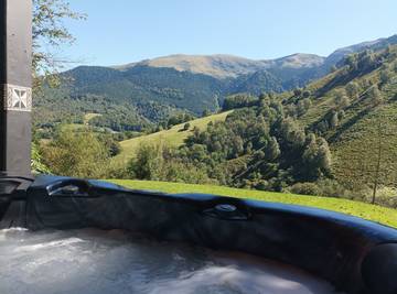 Maison de campagne pour 12 personnes, avec piscine et jacuzzi ainsi que balcon et jardin à Germs-sur-l'Oussouet