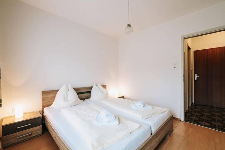 Doppelzimmer mit Dusche oder Badewanne - Gasthof Hüttenwirt in Lavamünd, Lavanttaler Alpen