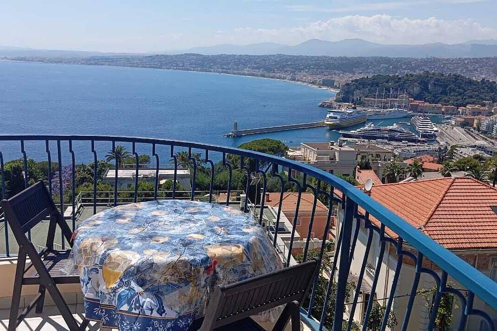 Fantastic view! Private bedroom in a 3-bedroom apartment with a private bathroom, in Nizza, Mittelmeerküste (Frankreich)