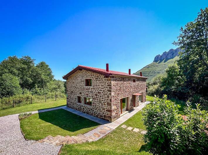 Casa rural para 10 personas, con vistas y jardín - 1