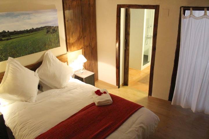 Casa rural para 4 personas, con jardín y vistas, Se admiten mascotas en Villafranca de Cid - 3