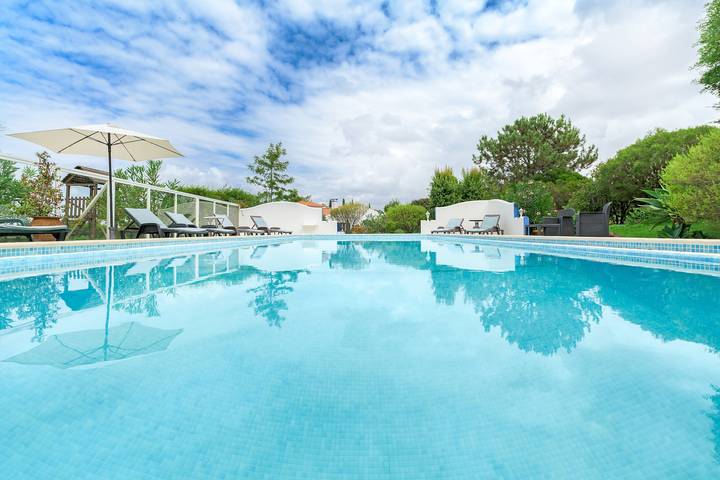 Casa de vacaciones 'Canto Do Sol - Selão Da Eira' con vistas al mar, piscina y Wi-Fi in São Teotónio, Costa Alentejana