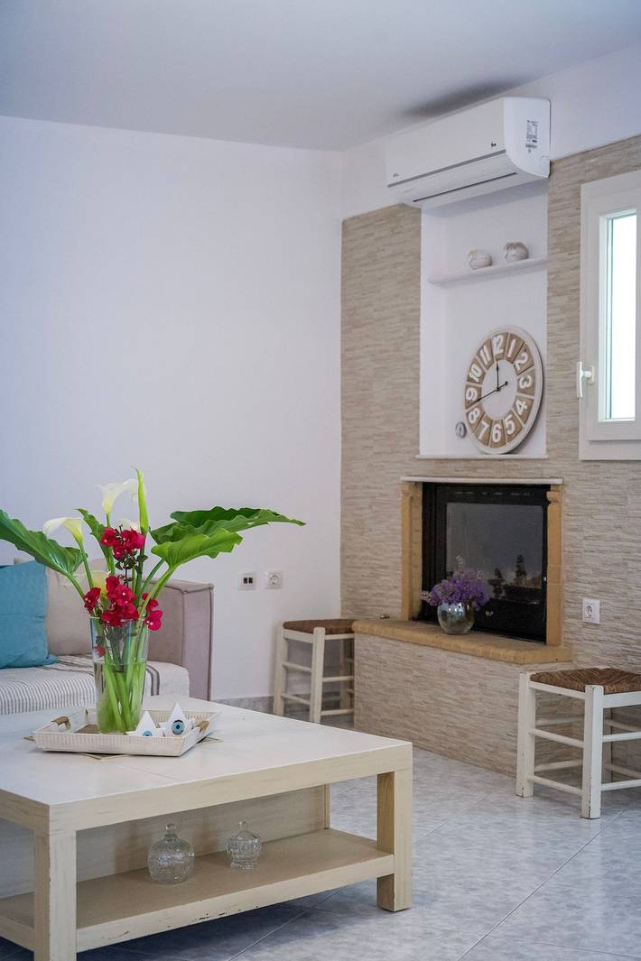 Location de vacances pour 4 personnes, avec vue sur l’océan ainsi que terrasse et jardin dans Náoussa - 2