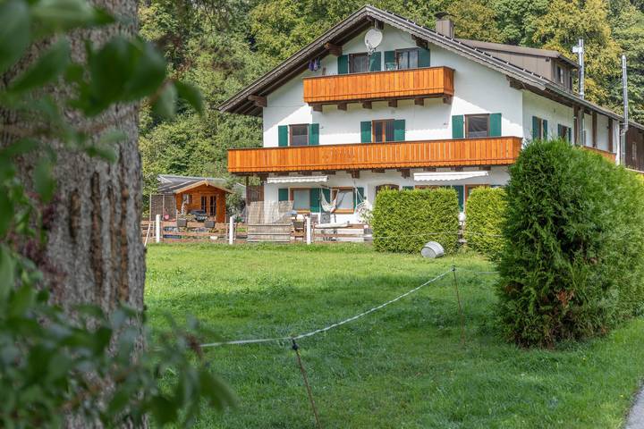 Habitación "Zimmer 2 Schulerhof" con vistas a la montaña y wifi in Oberau, Alpes Bávaros