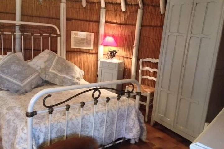 Location de vacances pour 4 personnes, avec terrasse ainsi que jardin et piscine dans Parc ornithologique du Pont de Gau - 3