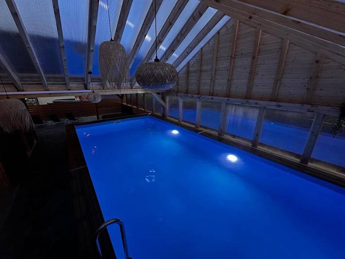 Domek letniskowy dla 6 osób, z ogród i sauna oraz basen i widok, zwierzęta dozwolone w Jastrzębia Góra