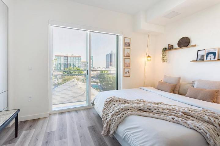 Ferienwohnung für 3 Personen, mit Pool und Ausblick sowie Terrasse in Hollywood