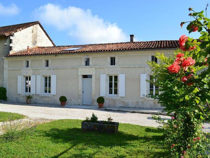 Gîte pour 4 personnes, avec jardin en Charente