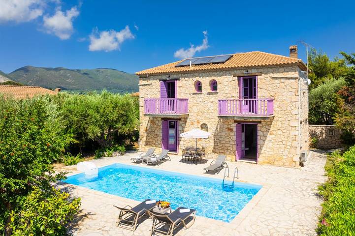 Villa for 5 people, with Terrace and Garden in Alykes