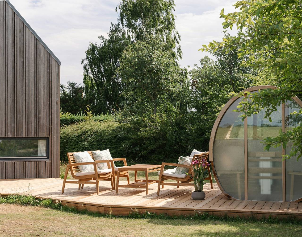 Arkitekttegnet hus ved Dyngby Strand in Saksild Strand, Odder Kommune