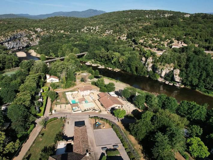 Camping pour 4 personnes, avec Terrasse