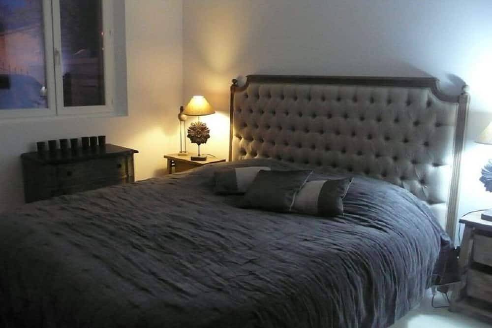 Magnificent three-bedroom house completely renovated in the center of Saint Tropez. in Saint-Tropez, Mediterranean Coast (France)
