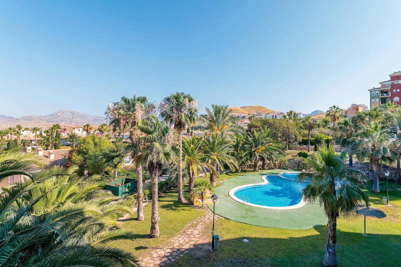 Apartamento entero, Apartamento 'Las Lomas De Bonalba' con vistas a la montaña, Wi-Fi y aire acondicionado in Muchamiel, Costa Blanca
