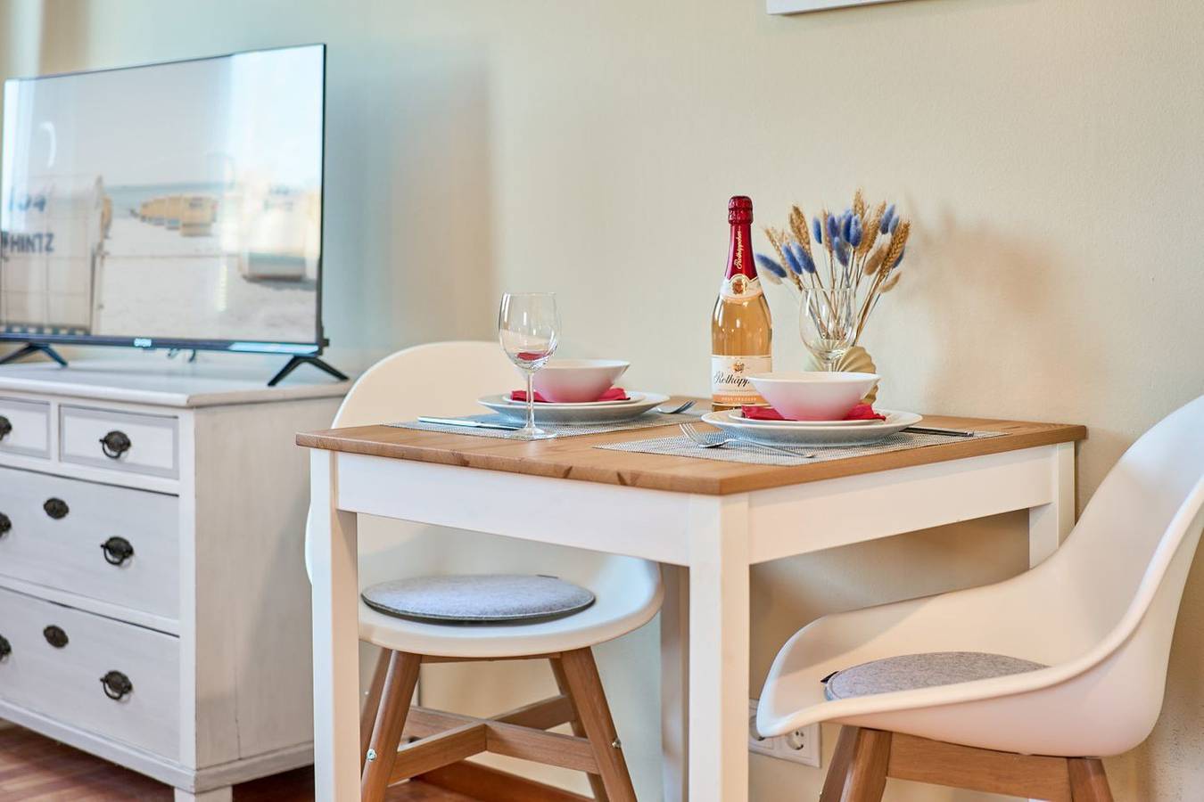 Ganze Wohnung, Strandzeit in Kellenhusen – Joni mit 2 Plätzen, Wlan & Haustier erlaubt in Kellenhusen, Ostholstein