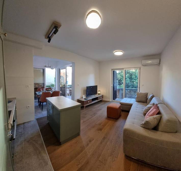 Apartament wakacyjny dla 3 osób, z balkon i widok oraz ogród w Herceg Novi