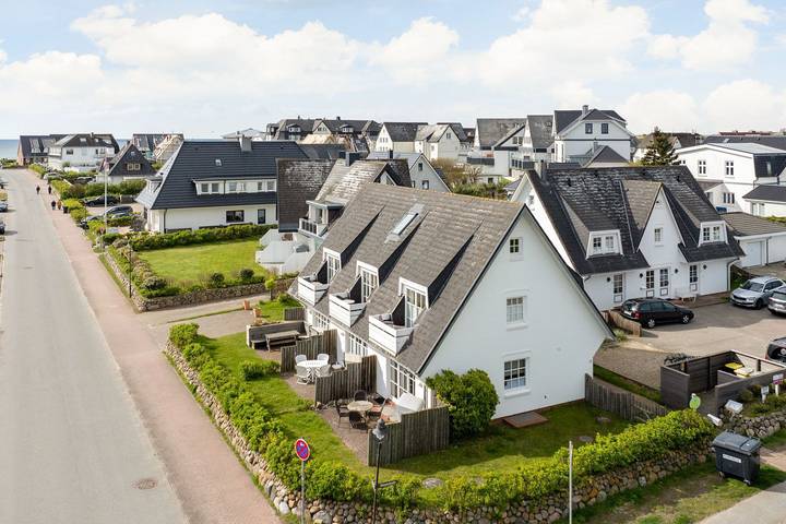 Ganze Wohnung, Ferienwohnung im Og, Dg, ca. 50m² Nutzfläche, 1 Parkplatz, Nichtraucher in Wenningstedt, Sylt