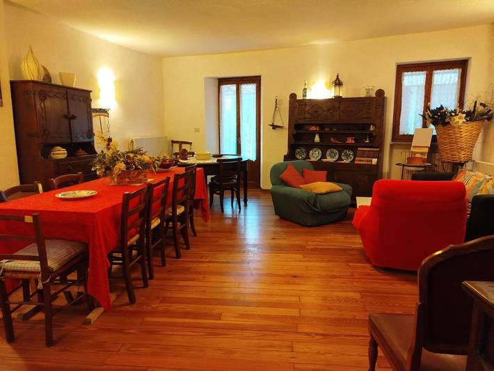 Gîte pour 6 personnes, avec vue et balcon à San Damiano Macra