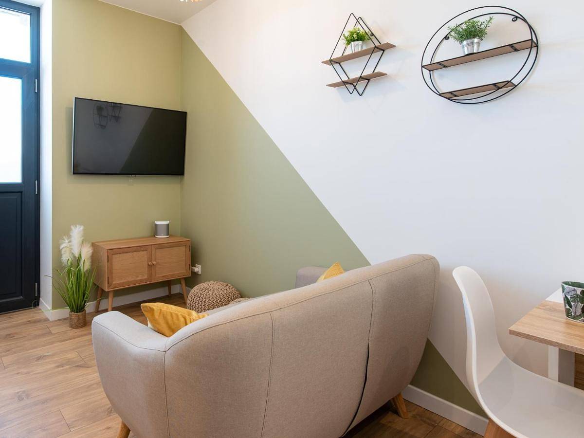Appartement entier, One-Bedroom Apartment in Bourgoin-Jallieu, Région de La Tour-du-Pin