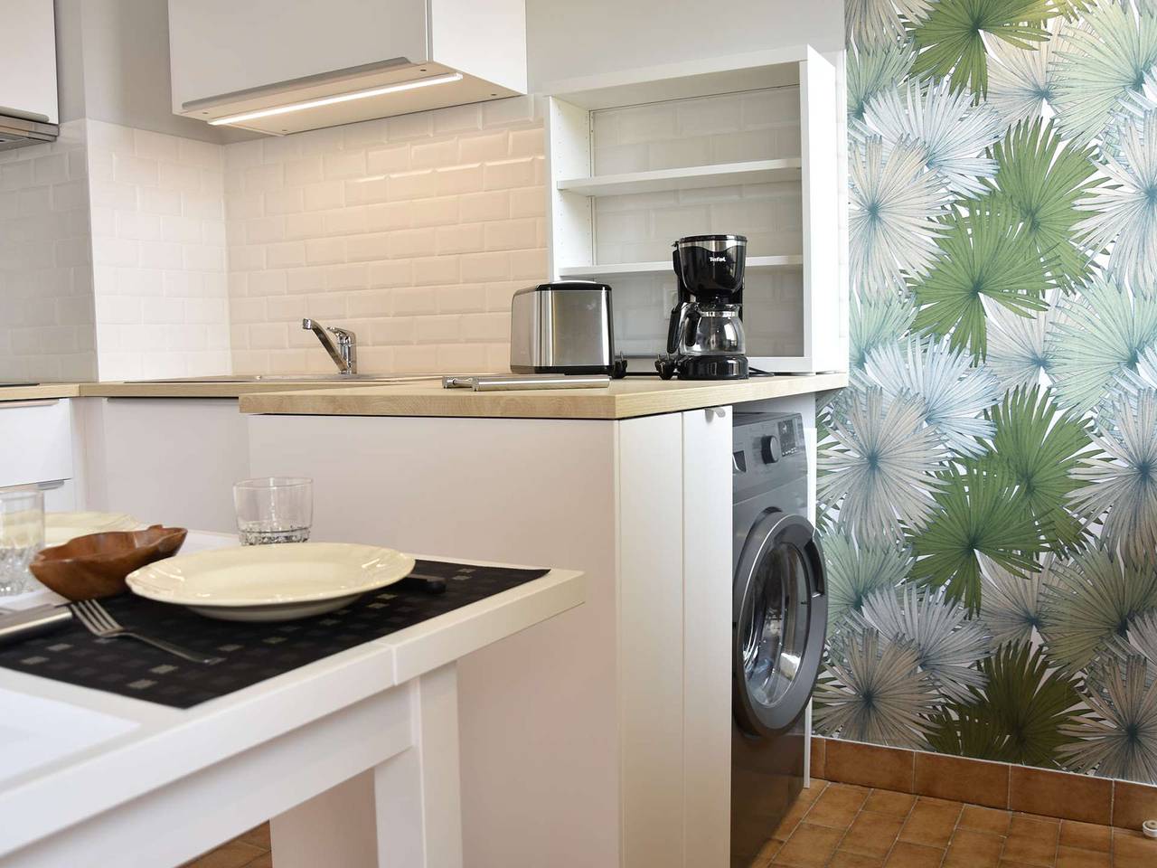 Appartement entier, Appartement 2 pièces rénové, climatisé, avec balcon et parking privé - 4 couchages, Gruissan in Gruissan (Ville), Gruissan