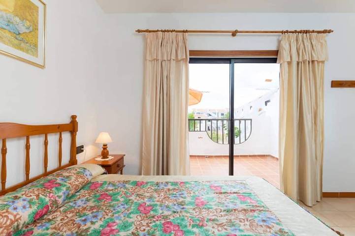 Ganze Wohnung, Sonnige 2-Schlafzimmer mit großer Terrasse. W-lan in Costa del Silencio, Arona