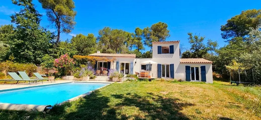 Villa pour 10 personnes, avec jardin et piscine ainsi que terrasse et vue - 1