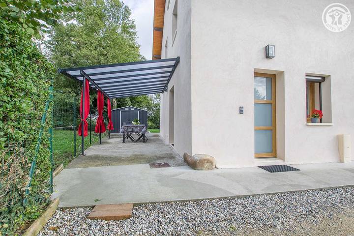 Gîte pour 6 personnes, avec jardin dans La Biolle - 3