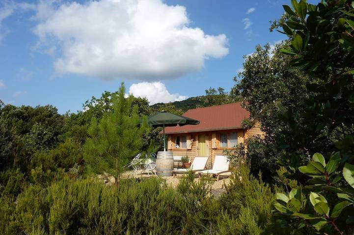 Gîte pour 4 personnes, avec Terrasse et Jardin à Termes