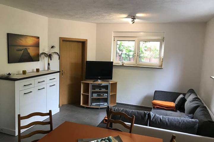 Ganze Wohnung, Ferienwohnung mit separatem Eingang in Eisenhüttenstadt, Region Oder - Spree