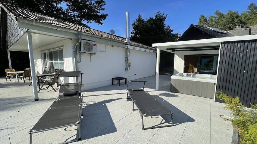 Ferienhaus für 4 Personen, mit Terrasse und Sauna sowie Garten in Rheinböllen