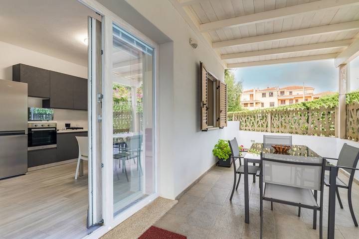 Entire apartment, La Casa di Samu - White Apartment in Arbatax, Tortolì